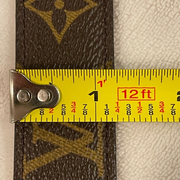 Louis Vuitton Brown canvas belt gently used no major scuffs with 1 extra hole - Picture 12 of 13